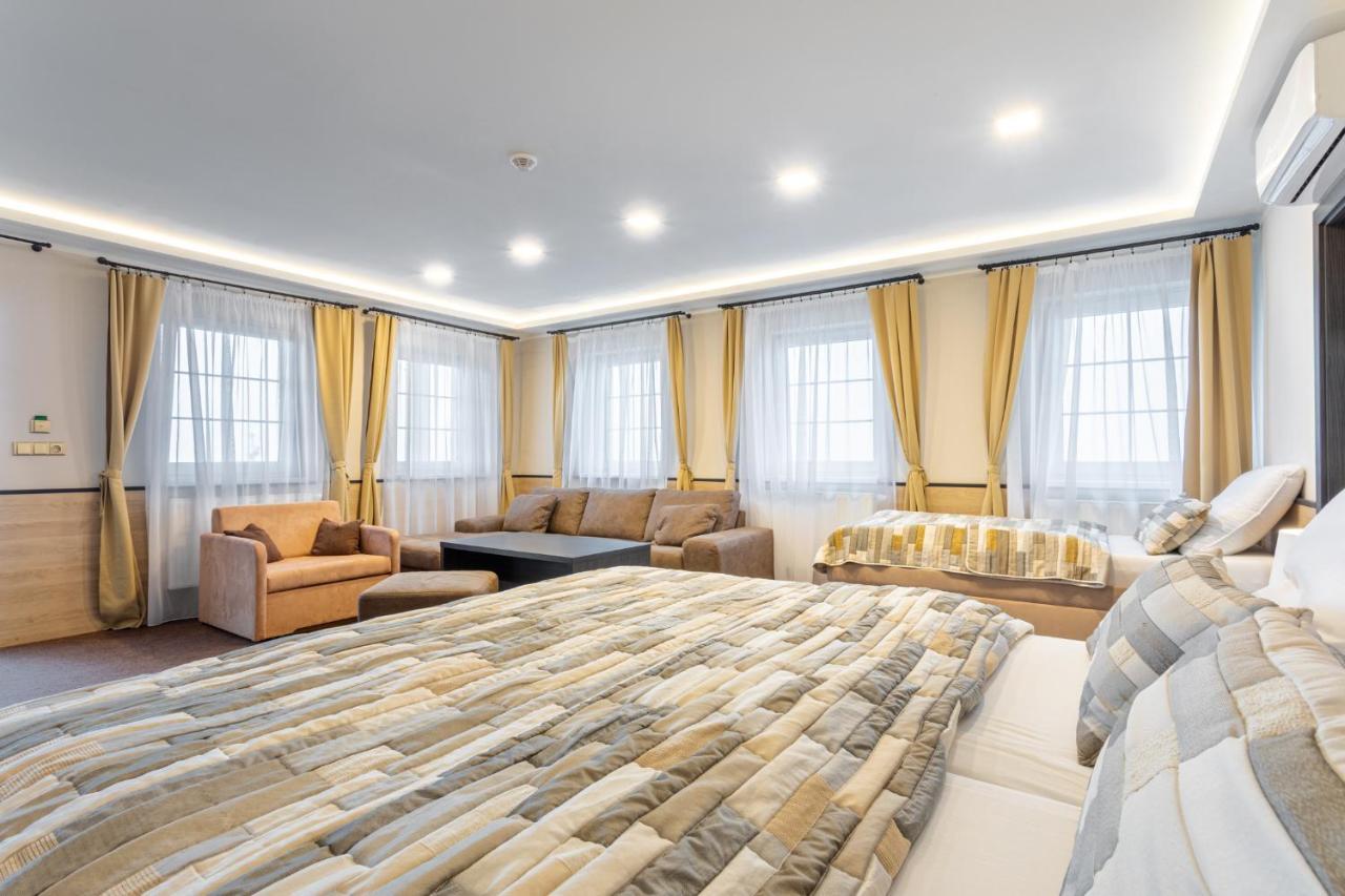 Hotel Vinarstvi U Kaplicky Zaječí Exterior foto