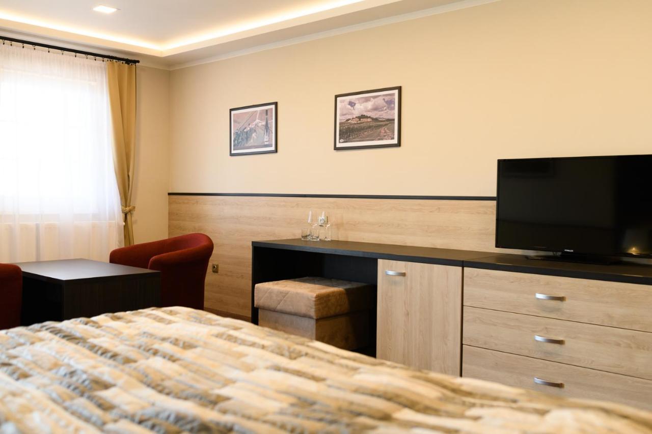 Hotel Vinarstvi U Kaplicky Zaječí Exterior foto